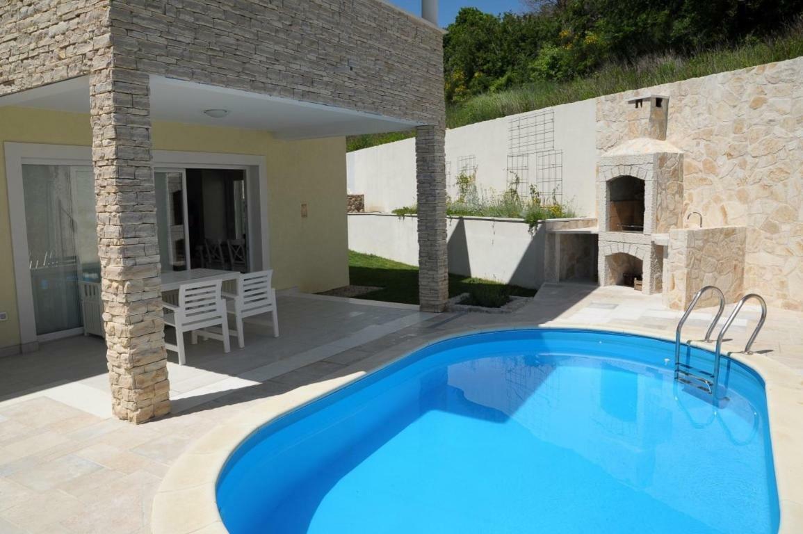 House Sunny Rock Baska Villa Buitenkant foto