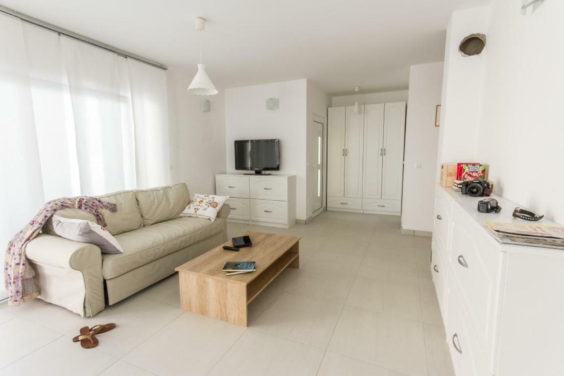 House Sunny Rock Baska Villa Buitenkant foto