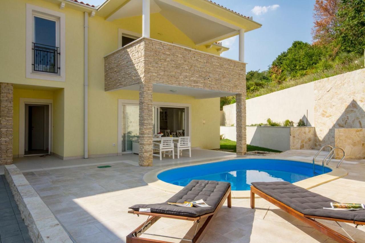 House Sunny Rock Baska Villa Buitenkant foto