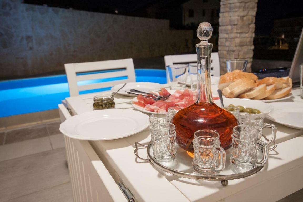 House Sunny Rock Baska Villa Kamer foto