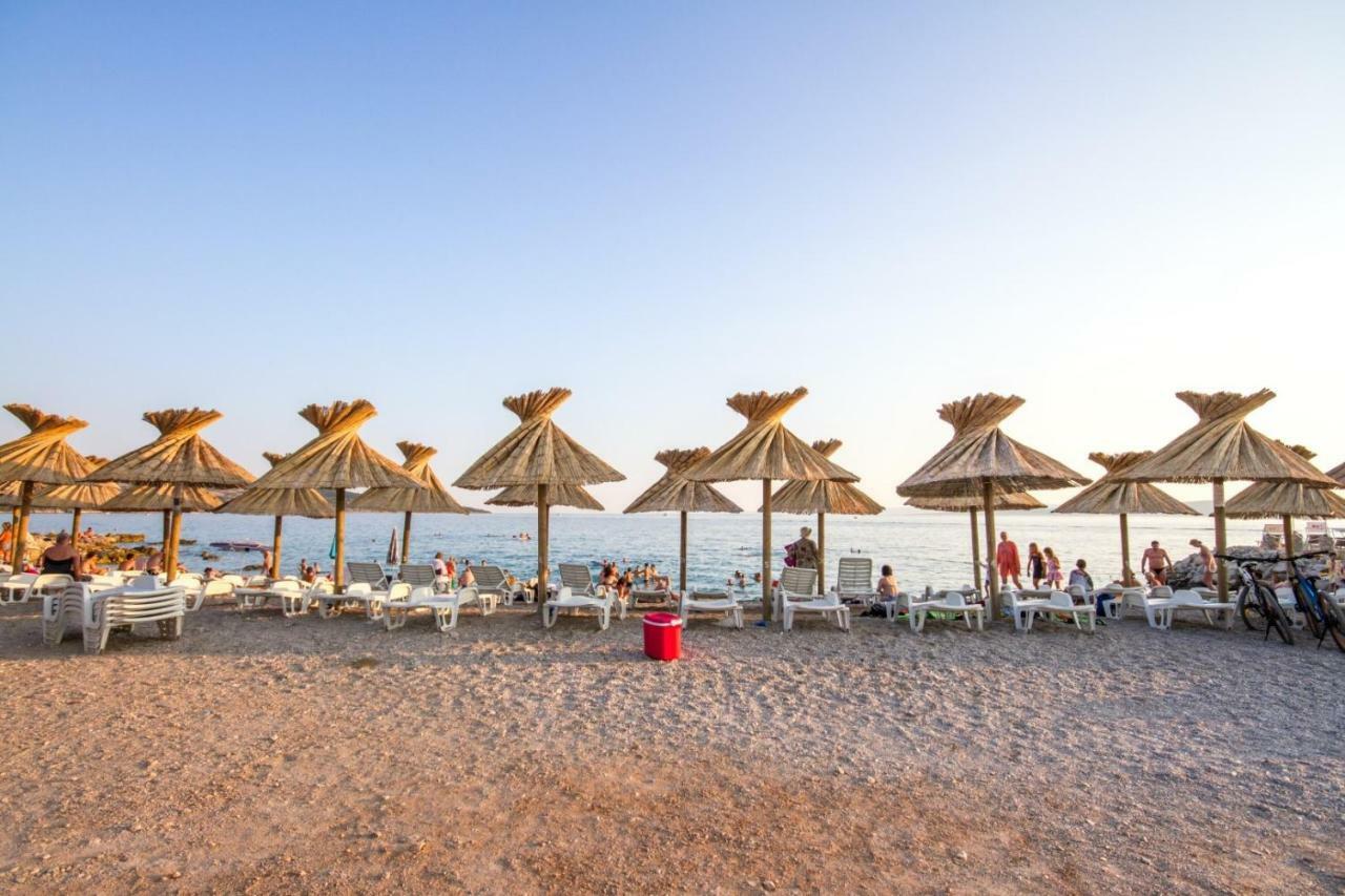 House Sunny Rock Baska Villa Buitenkant foto